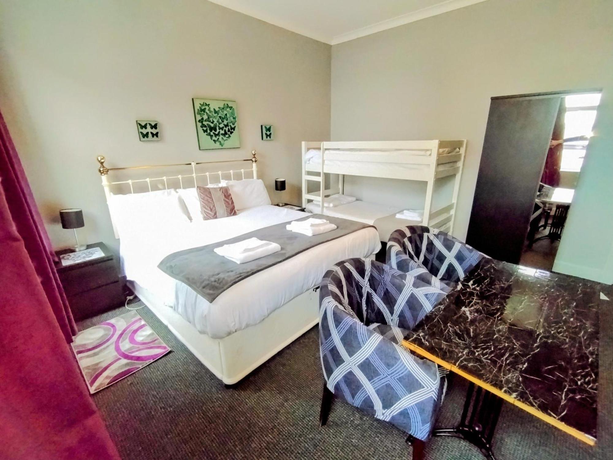 Oyo Gin House Hotel Greenock Bagian luar foto