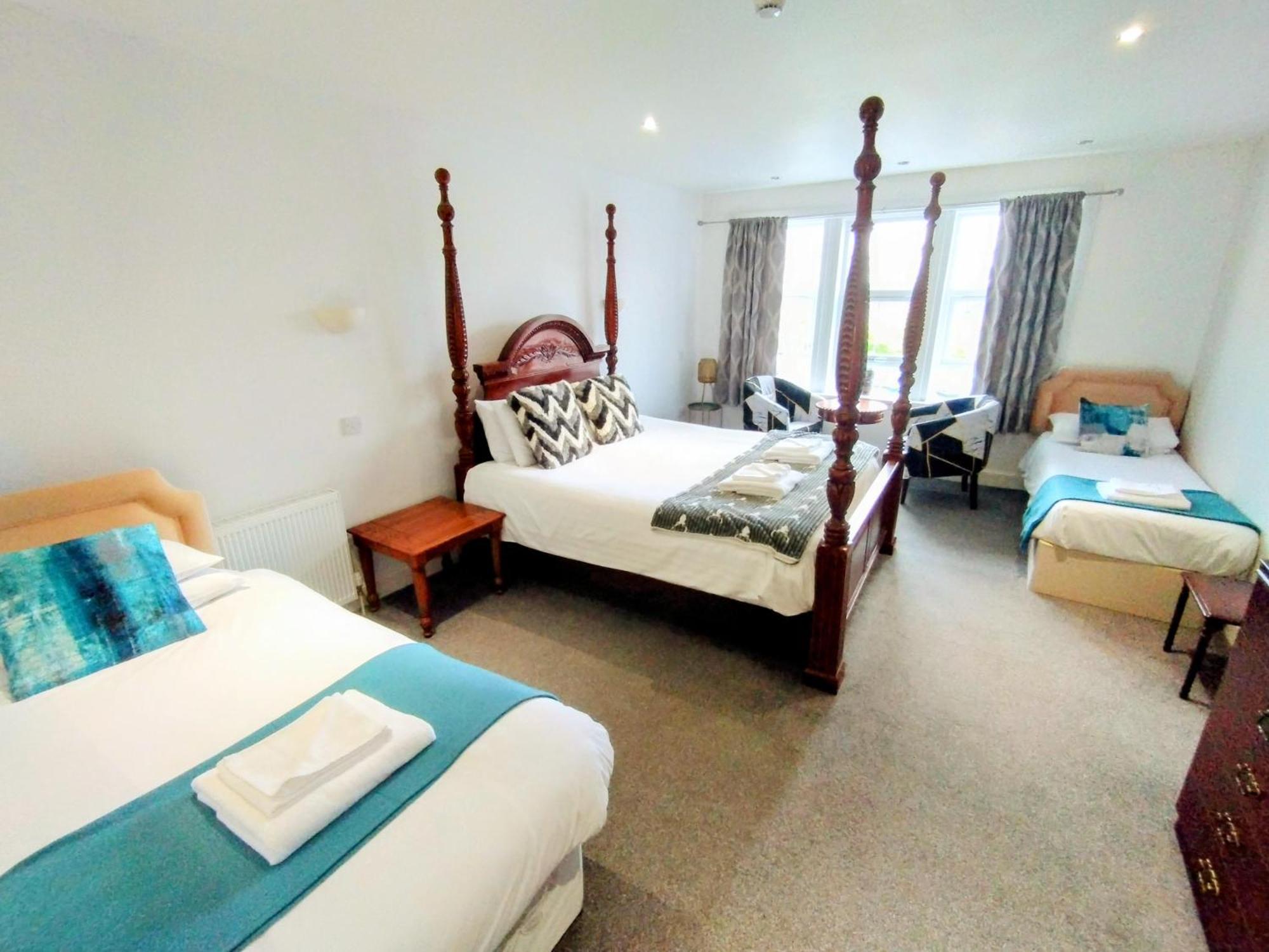 Oyo Gin House Hotel Greenock Bagian luar foto