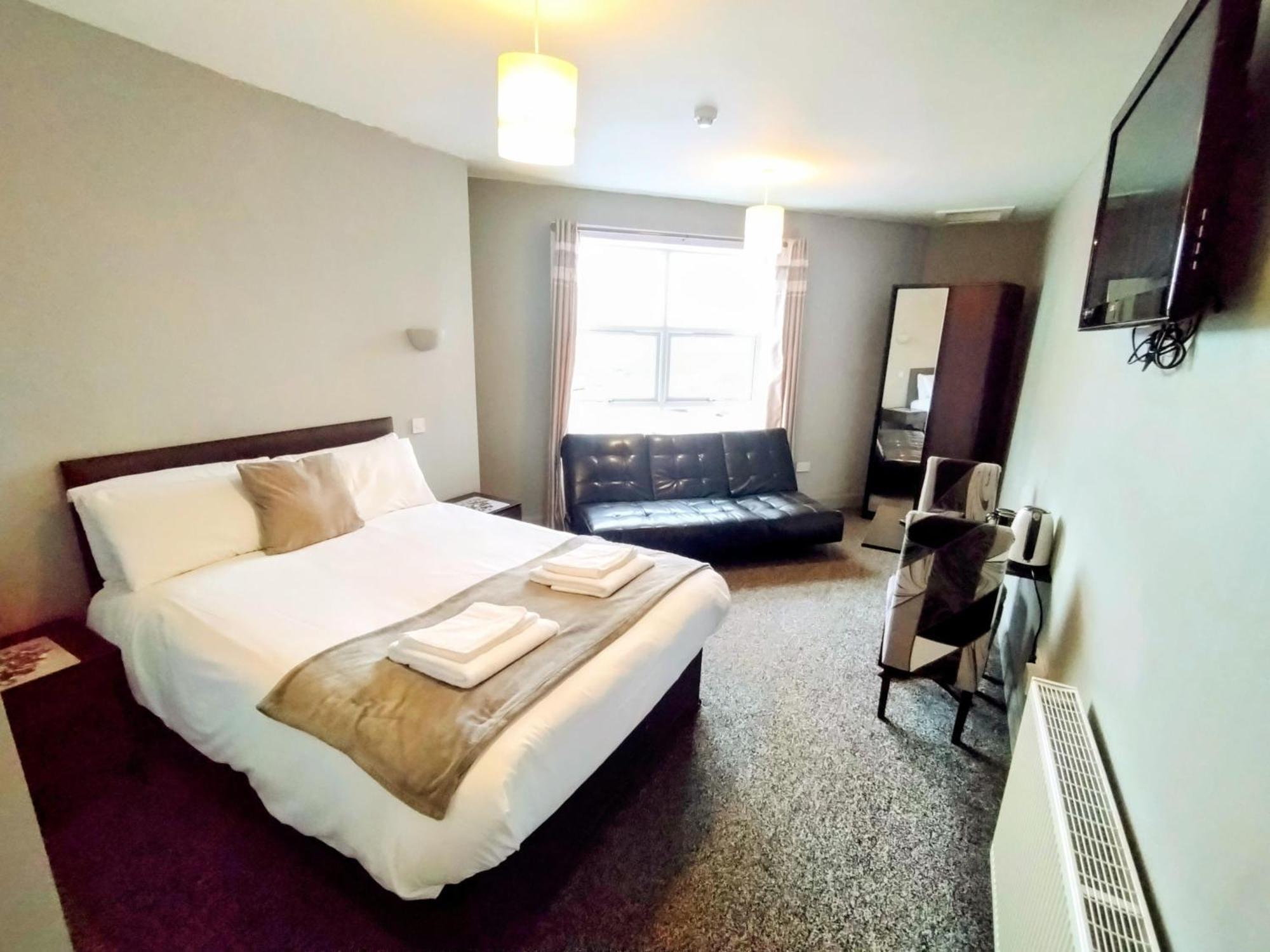 Oyo Gin House Hotel Greenock Bagian luar foto