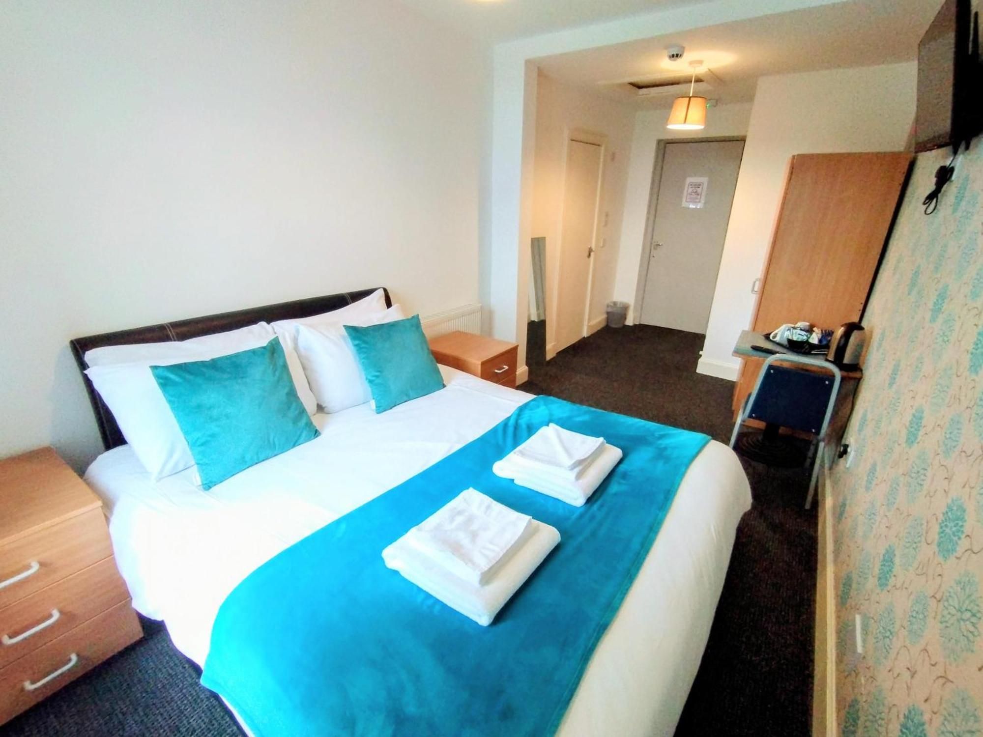 Oyo Gin House Hotel Greenock Bagian luar foto
