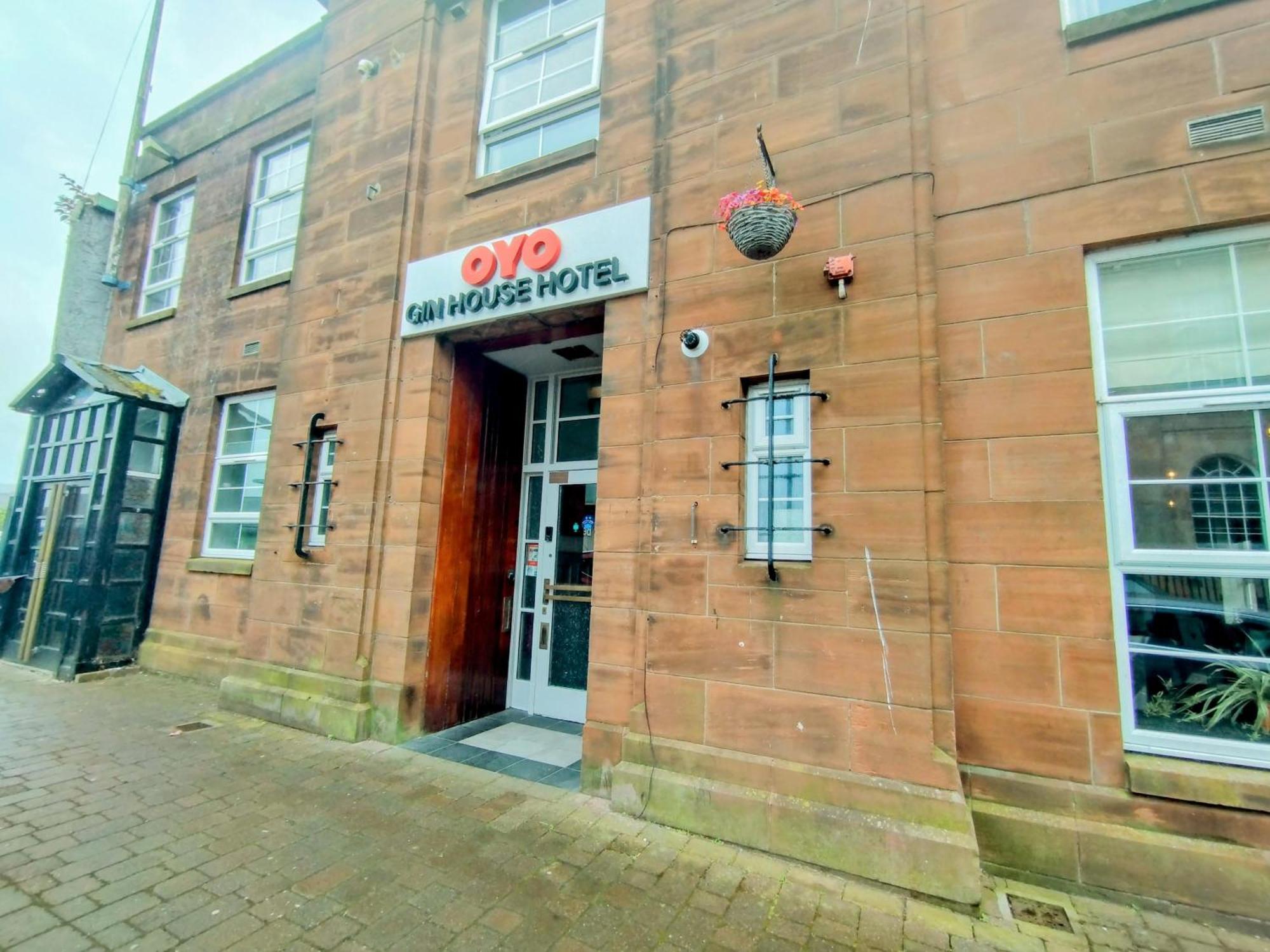 Oyo Gin House Hotel Greenock Bagian luar foto
