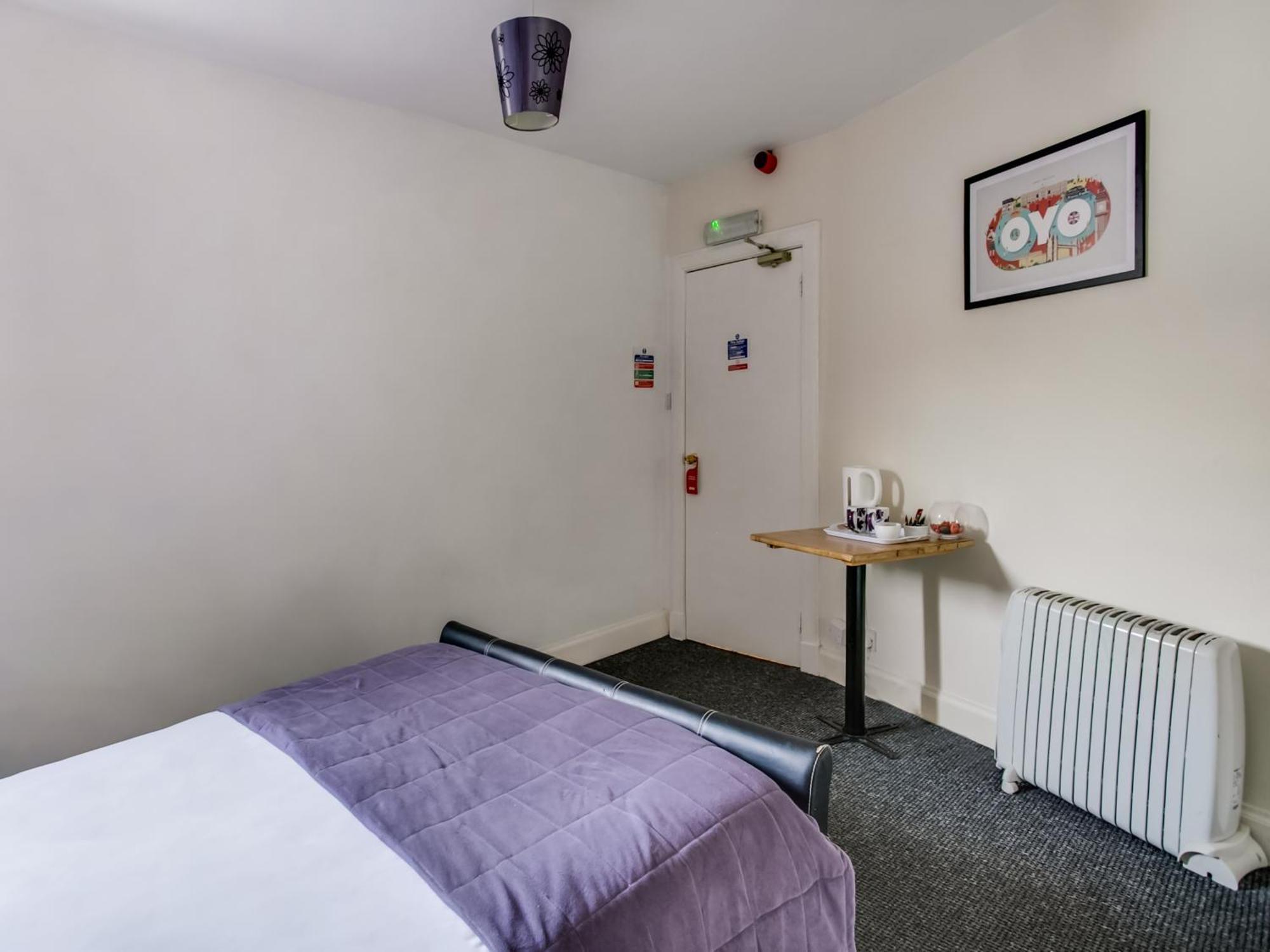 Oyo Gin House Hotel Greenock Bagian luar foto