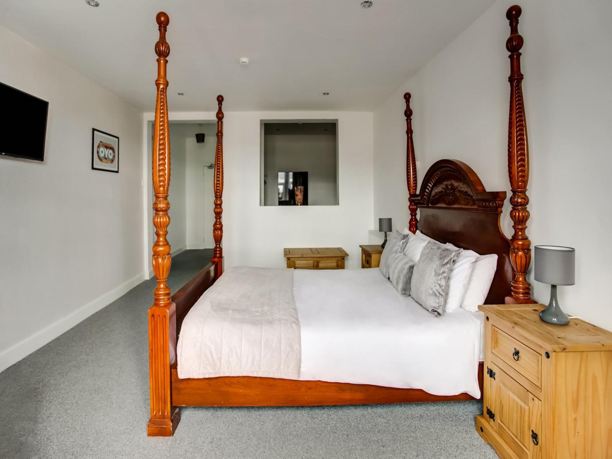 Oyo Gin House Hotel Greenock Bagian luar foto