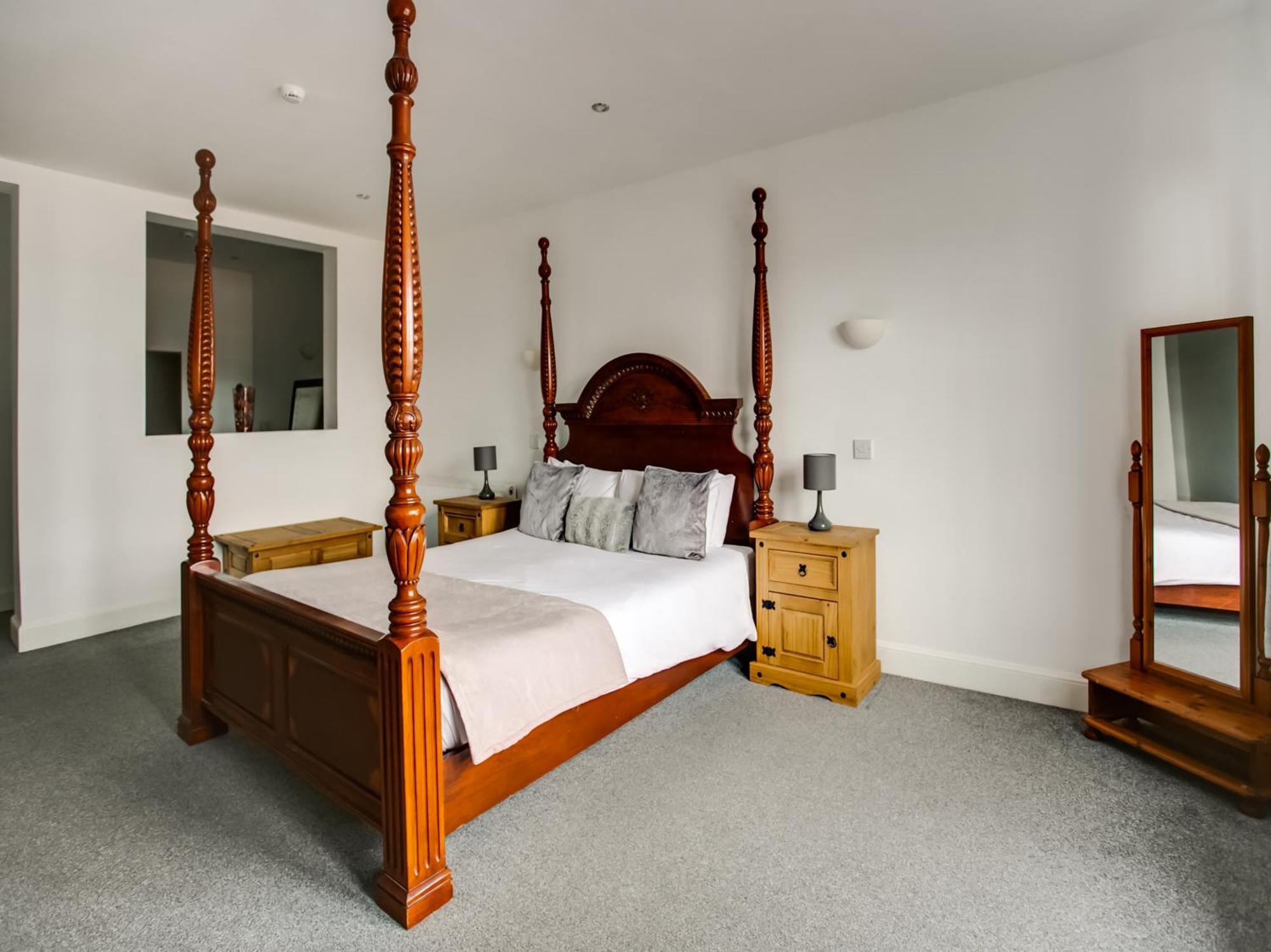 Oyo Gin House Hotel Greenock Bagian luar foto