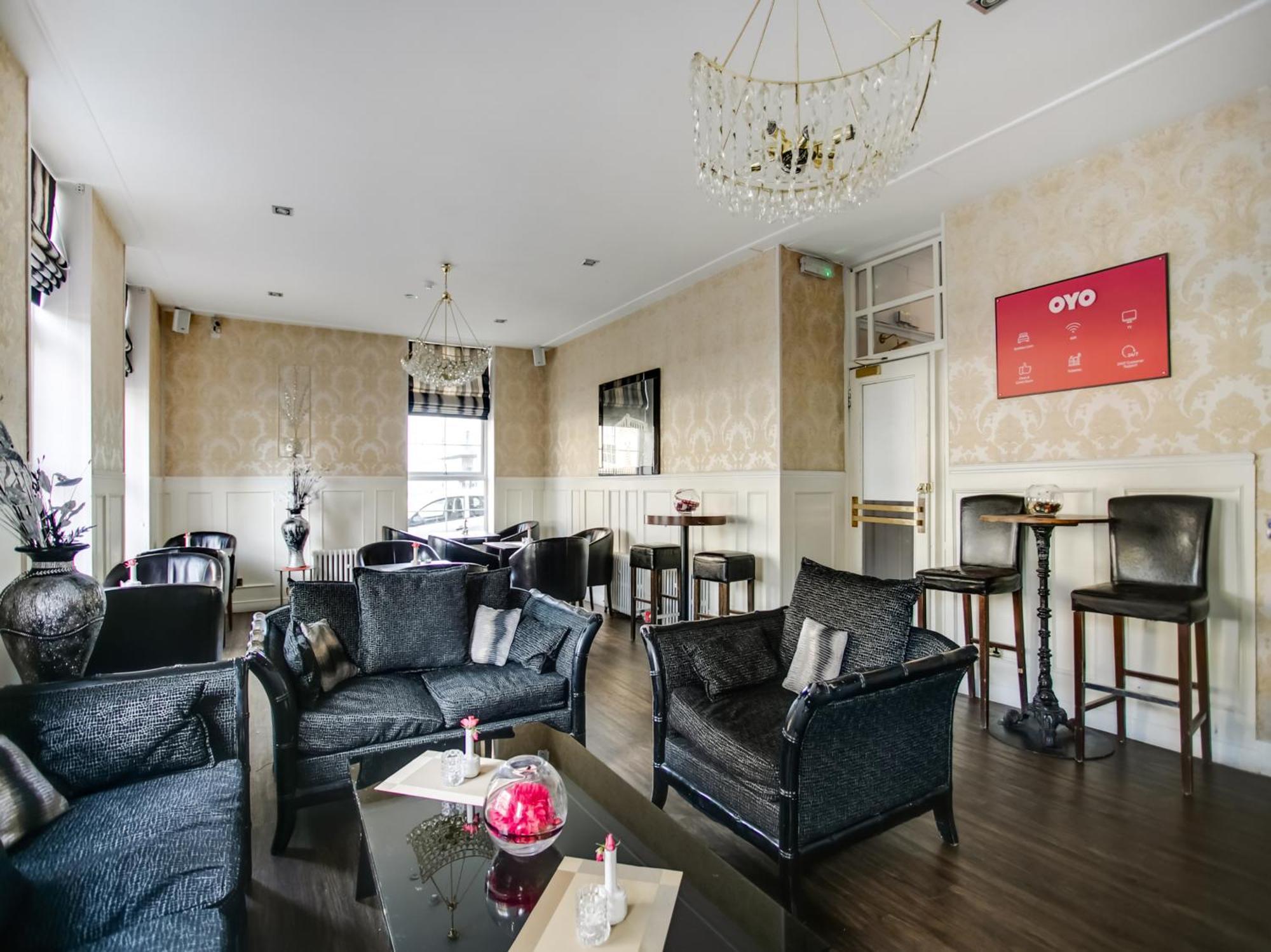 Oyo Gin House Hotel Greenock Bagian luar foto