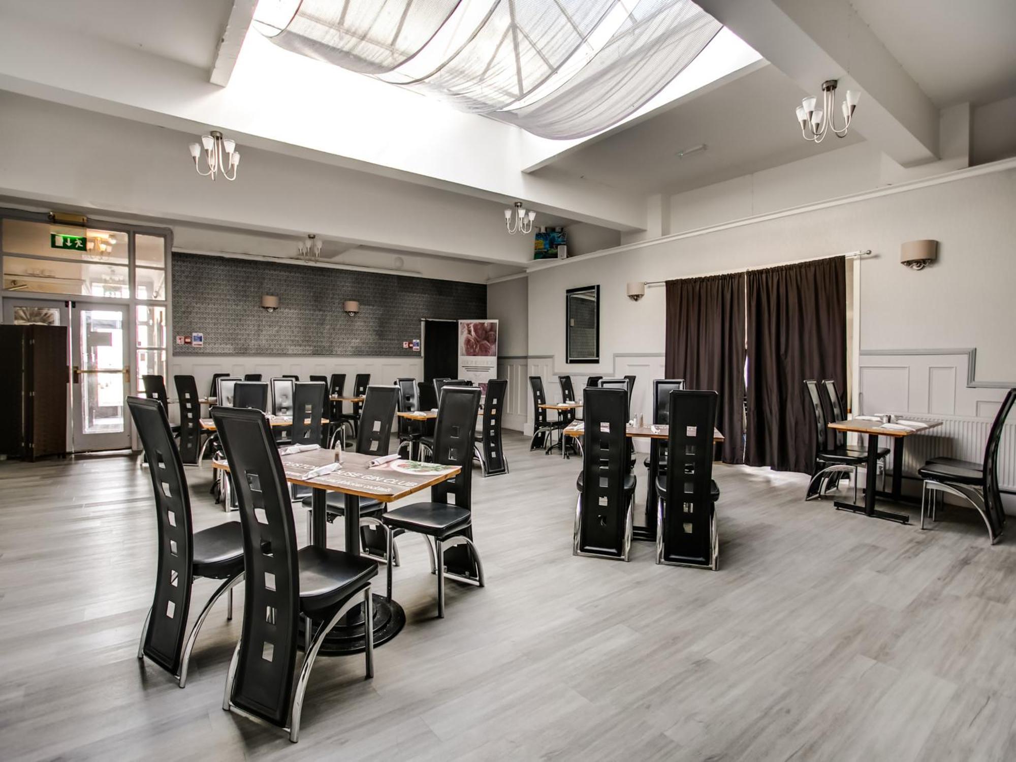 Oyo Gin House Hotel Greenock Bagian luar foto
