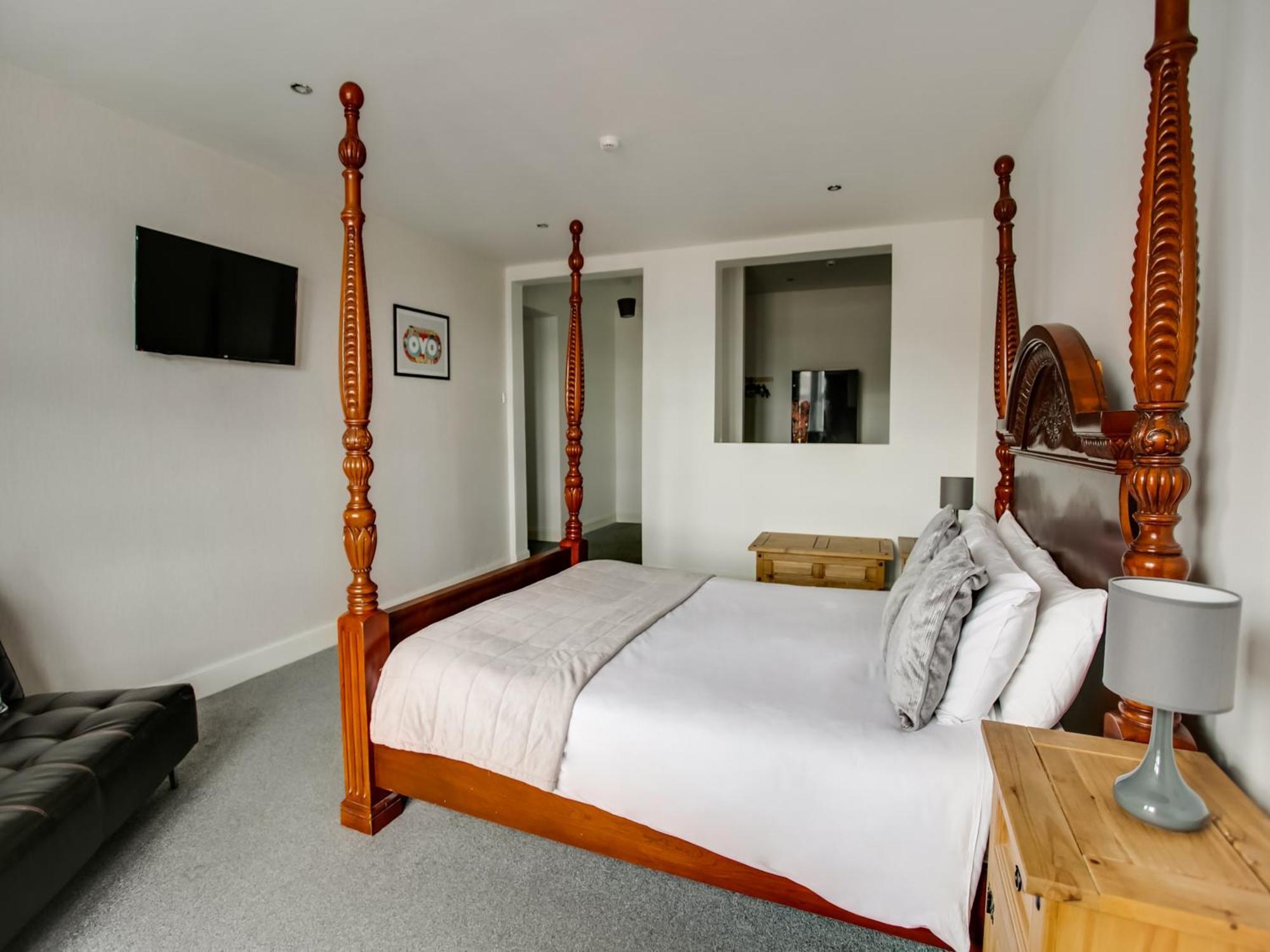 Oyo Gin House Hotel Greenock Bagian luar foto