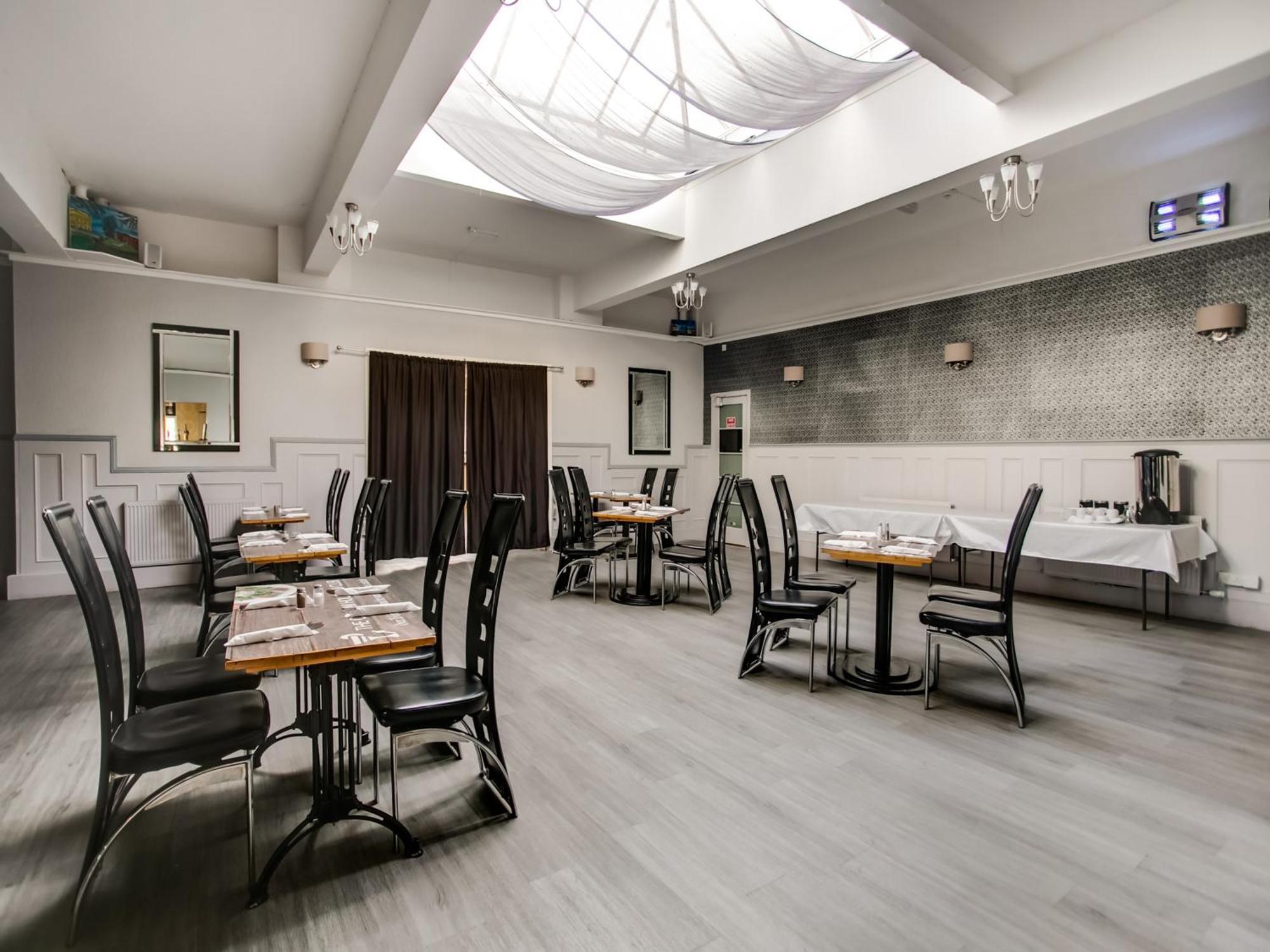 Oyo Gin House Hotel Greenock Bagian luar foto