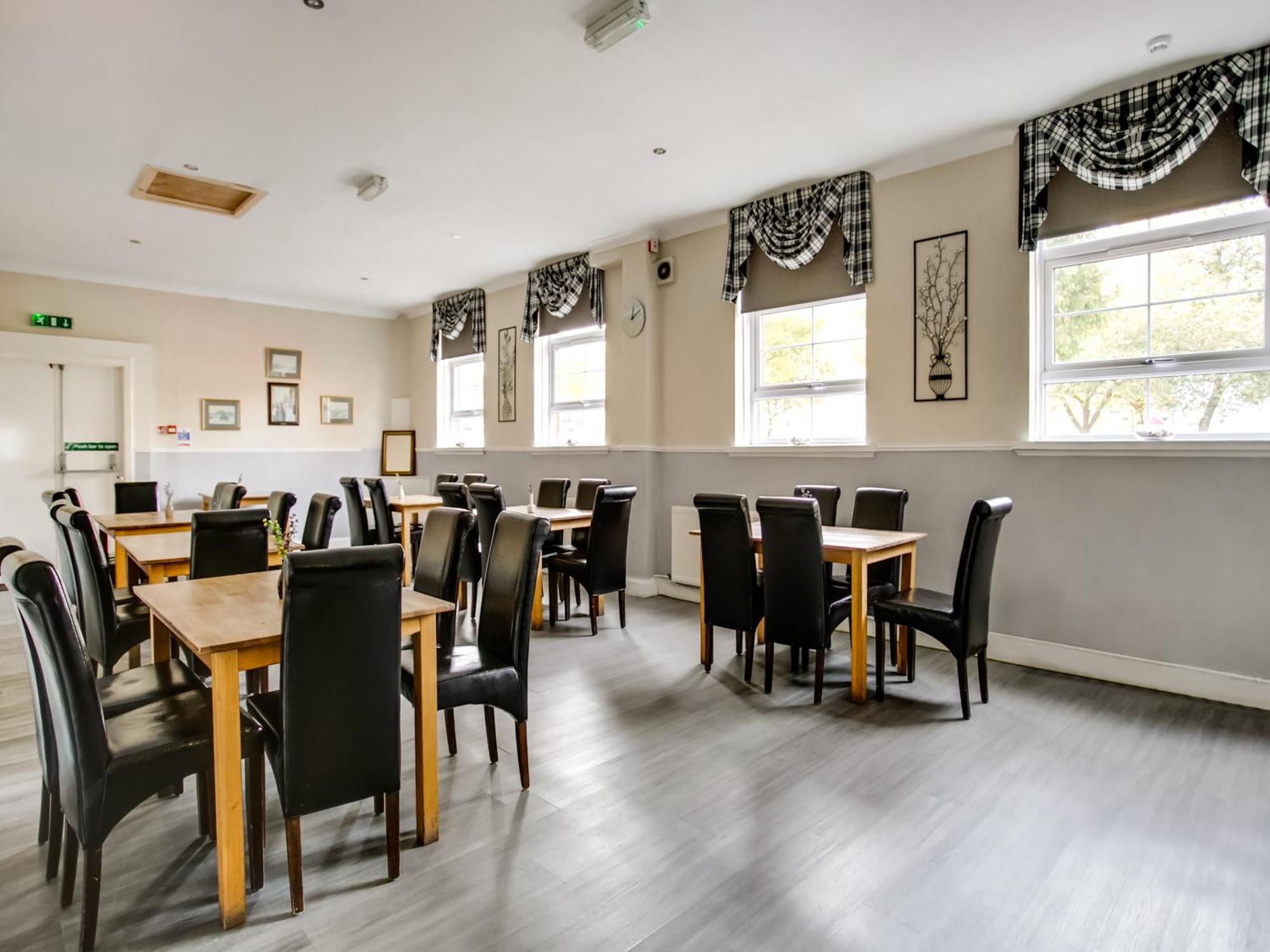 Oyo Gin House Hotel Greenock Bagian luar foto