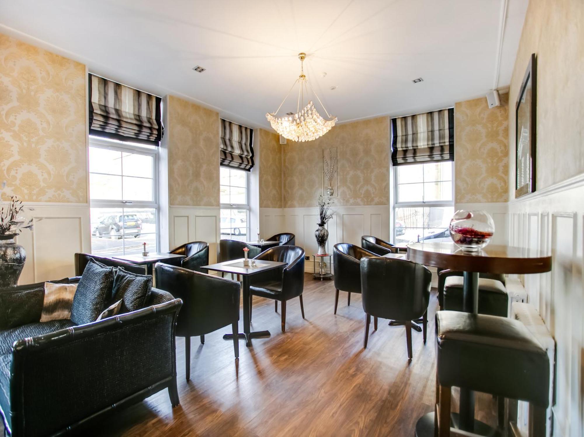 Oyo Gin House Hotel Greenock Bagian luar foto