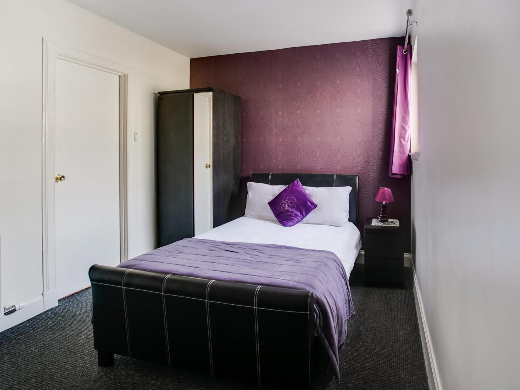 Oyo Gin House Hotel Greenock Bagian luar foto