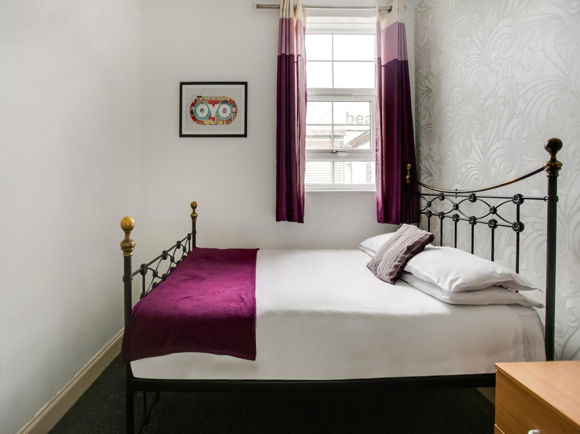 Oyo Gin House Hotel Greenock Bagian luar foto