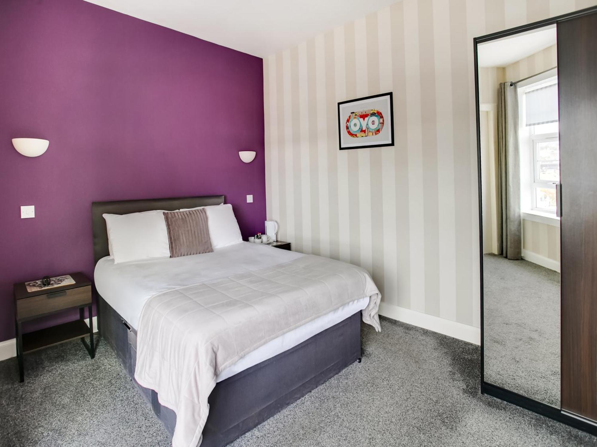 Oyo Gin House Hotel Greenock Bagian luar foto