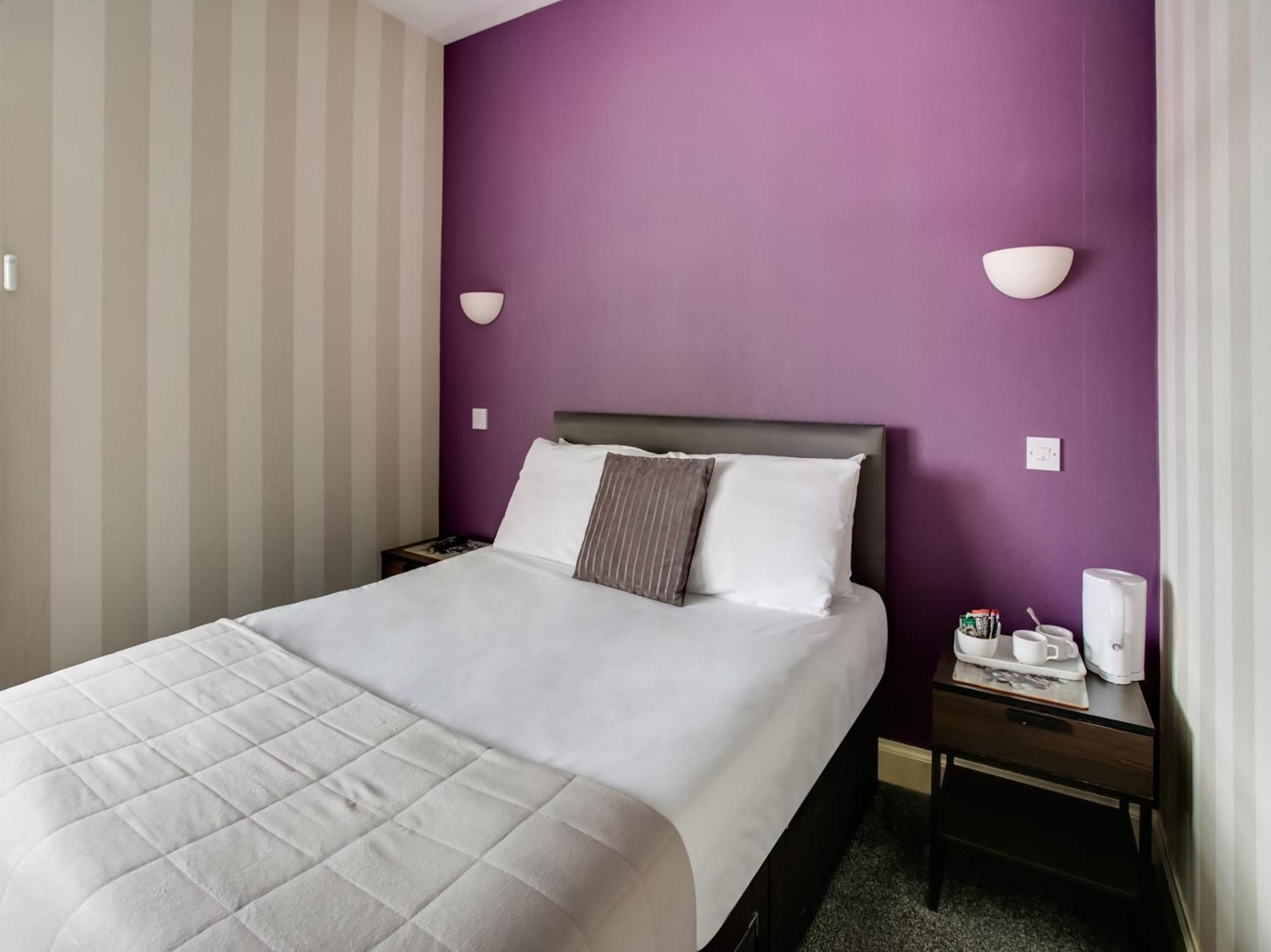 Oyo Gin House Hotel Greenock Bagian luar foto