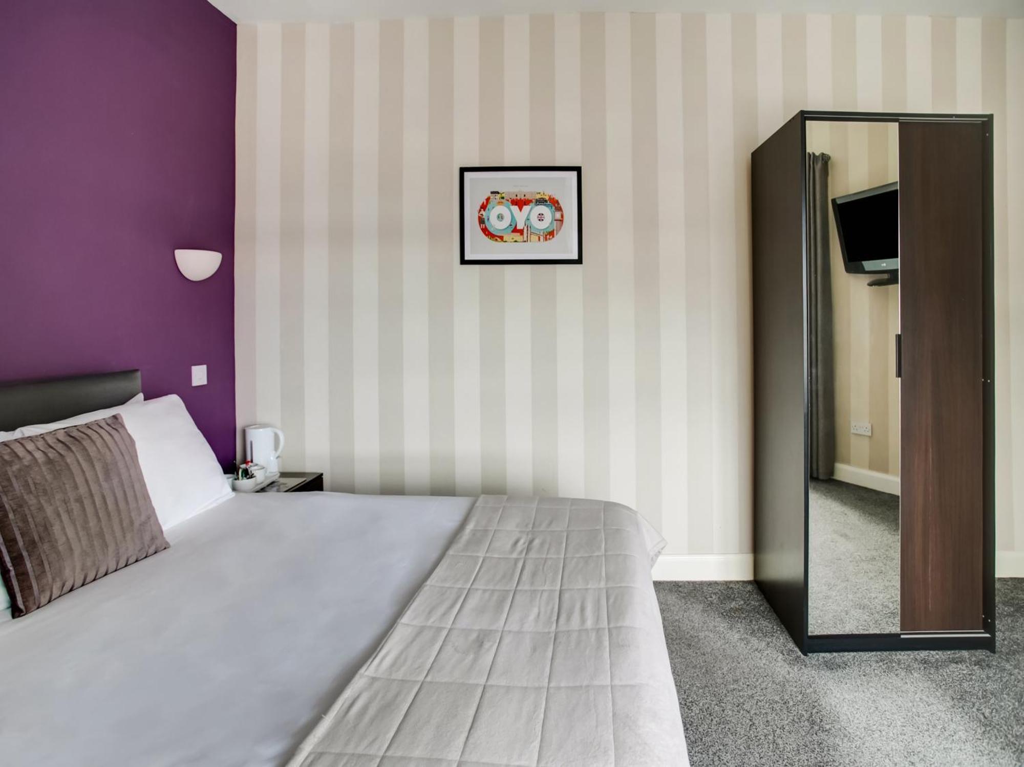 Oyo Gin House Hotel Greenock Bagian luar foto